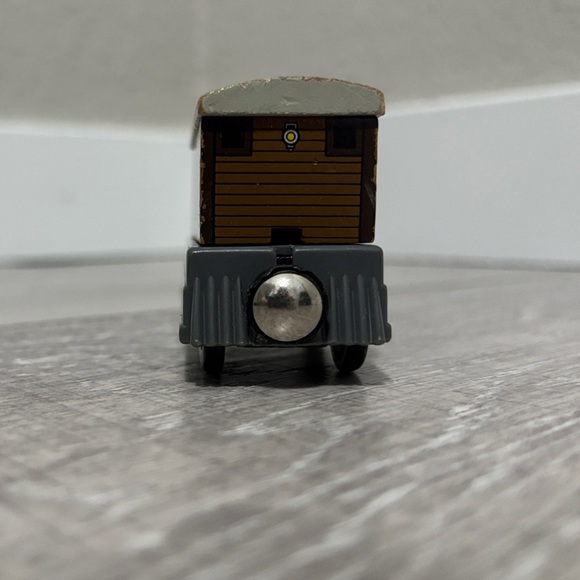 Wooden Celebration Toby - Picture 4 of 8